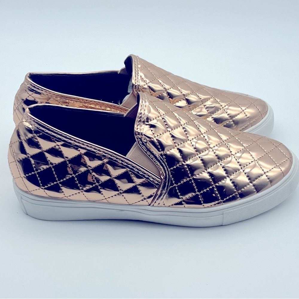 Rose Gold Slip On Sneakers Size 39 Brand Unknown Excellent Condition - Picture 8 of 9